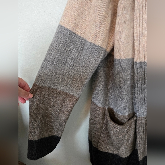 Evri Cream And Gray Striped Sweater Size 2X - Picture 4 of 7